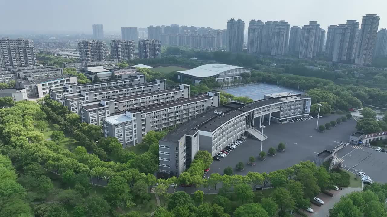 江苏省常州市溧阳市溧阳中学-教学楼视频素材