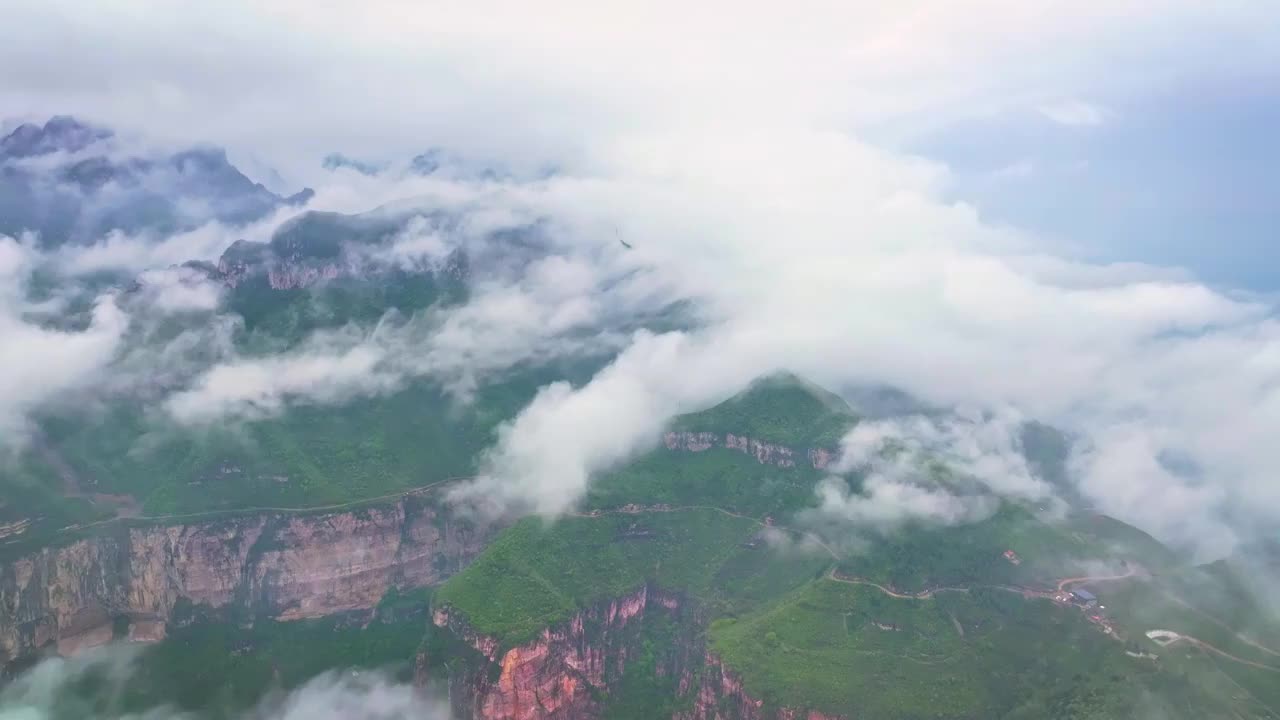 航拍太行山春季云海视频素材