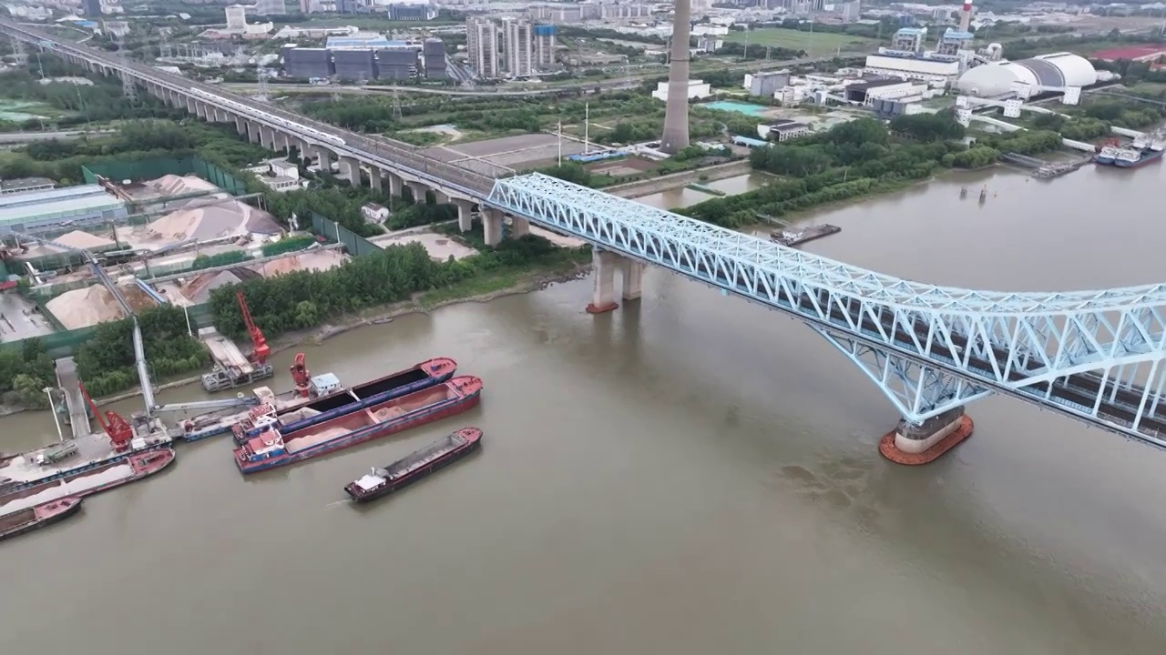 南京大胜关六线铁路大桥雄姿，江苏南京视频素材