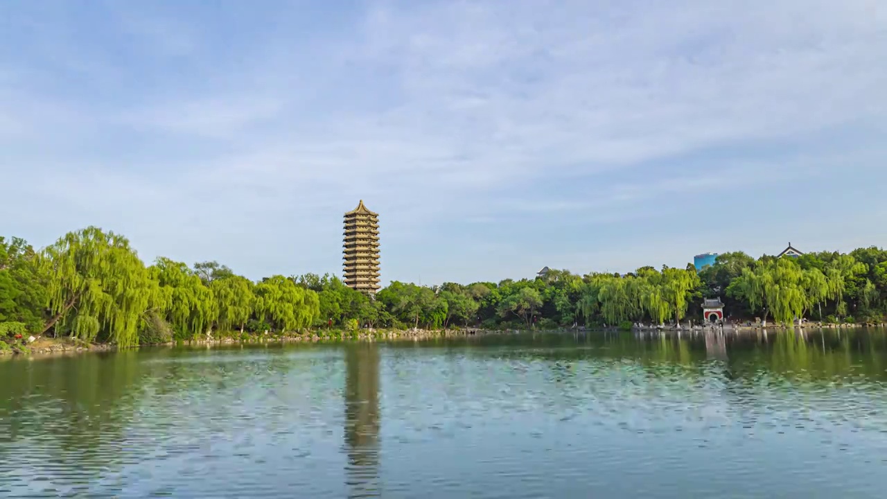 北大博雅塔未名湖延时视频下载