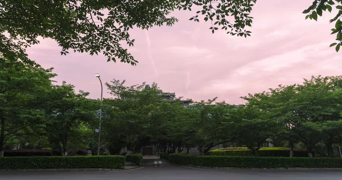 武汉大学行政楼夕阳延时视频视频素材