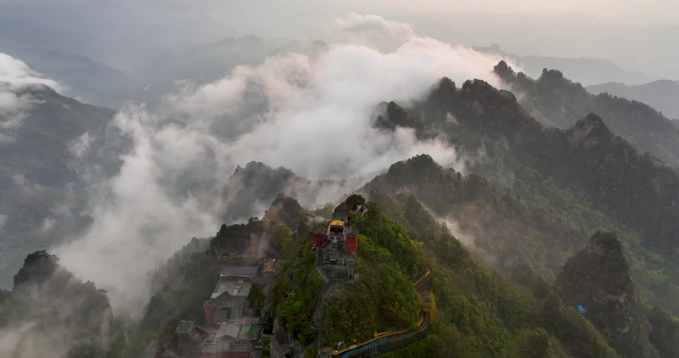 湖北十堰：道教名山武当山风光视频素材