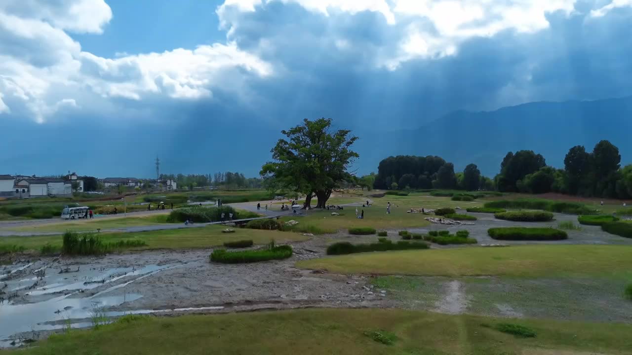 航拍大理喜洲夏日风光视频素材