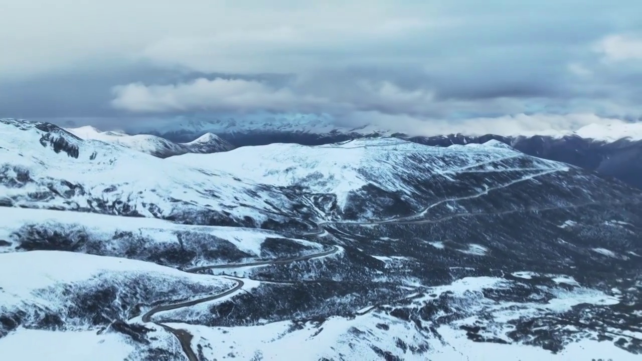 航拍中国西藏林芝雪山风光视频素材