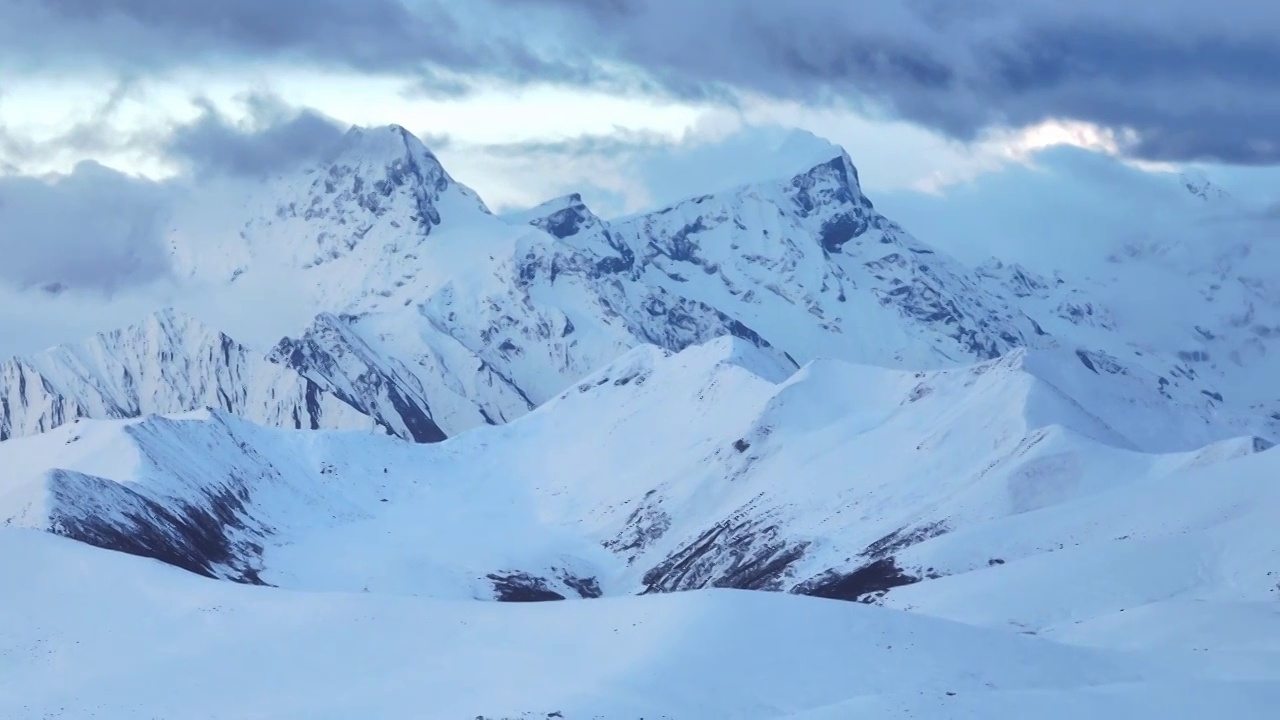 航拍中国西藏林芝雪山风光视频素材