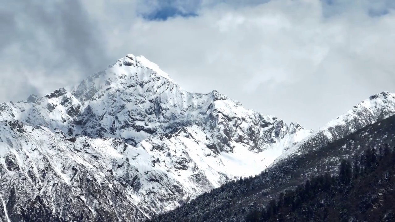 航拍中国西藏林芝雪山风光视频素材