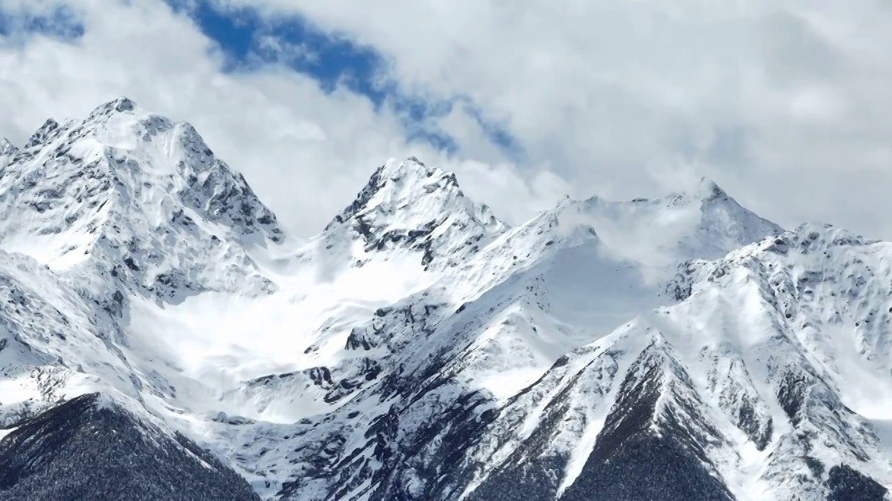 航拍中国西藏林芝雪山风光视频素材