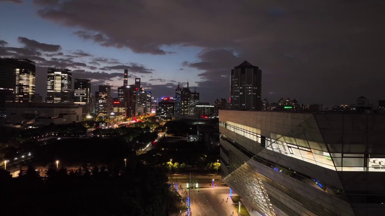 上海图书馆东馆夜景视频素材