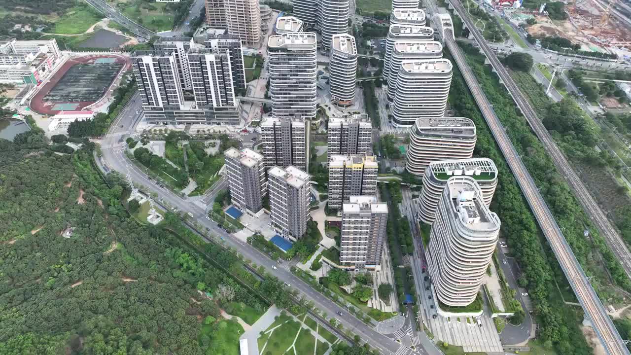 广东省深圳市光明区大顶岭虹桥公园航拍视频素材