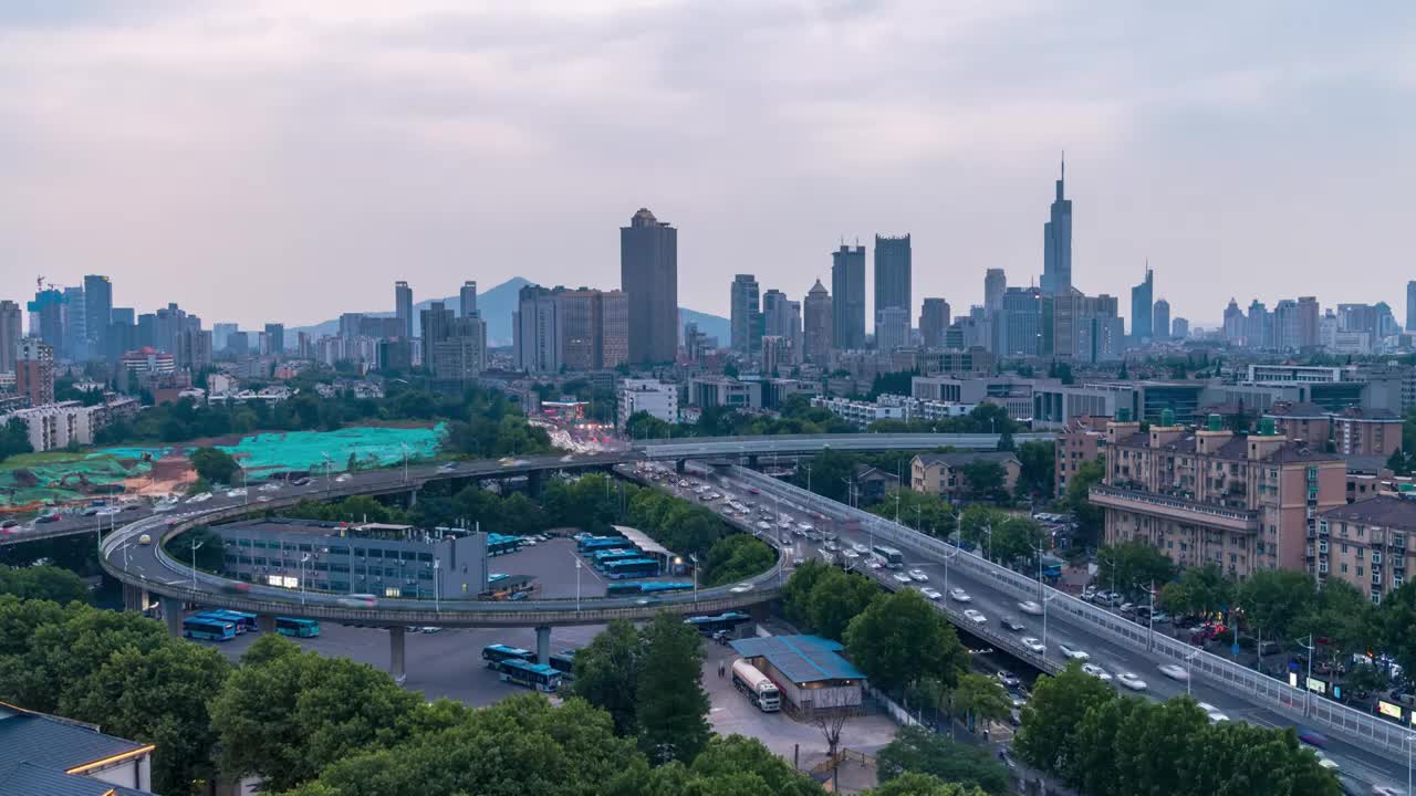 江苏南京古平岗立交日转夜延时视频素材