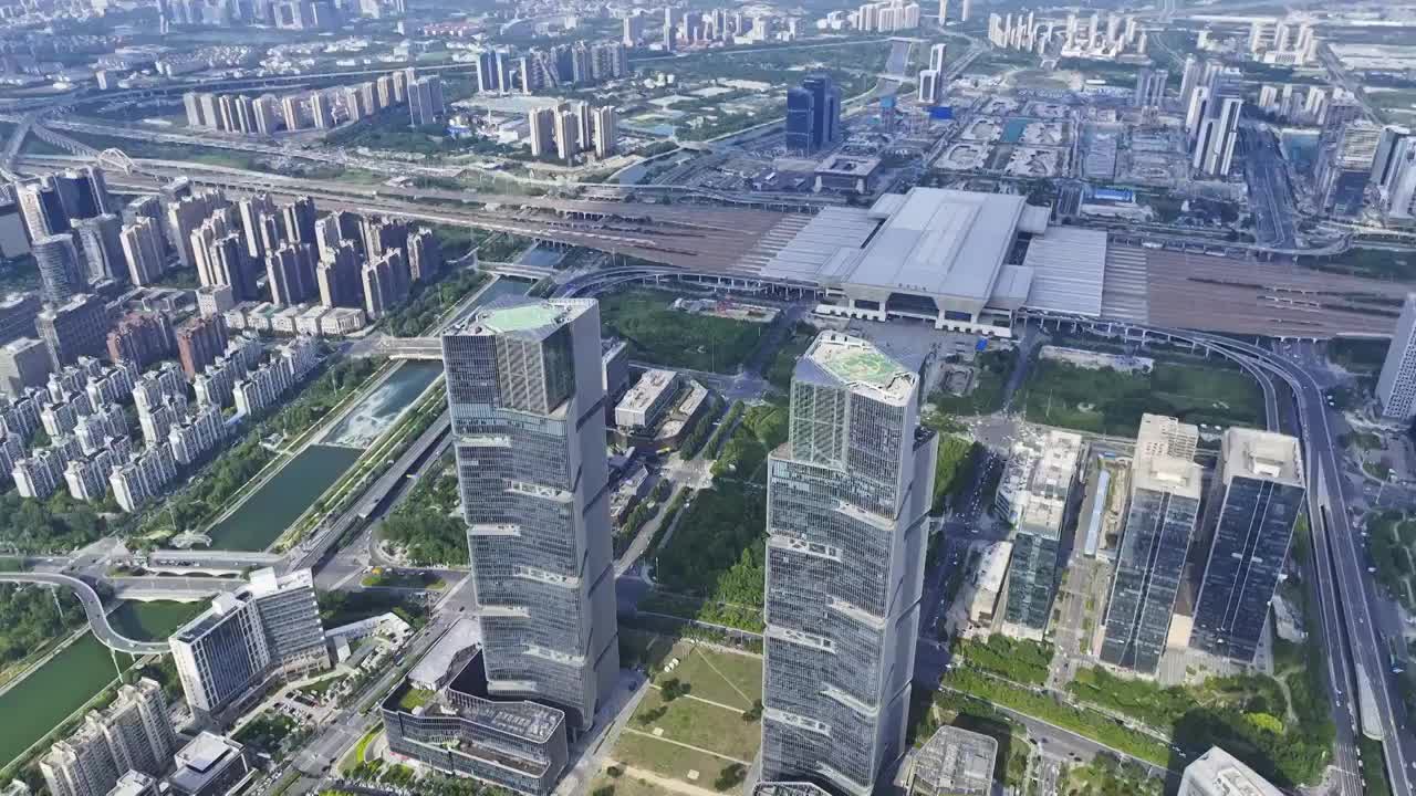 郑州东站广场摩天大楼城市天际线航拍视角视频素材