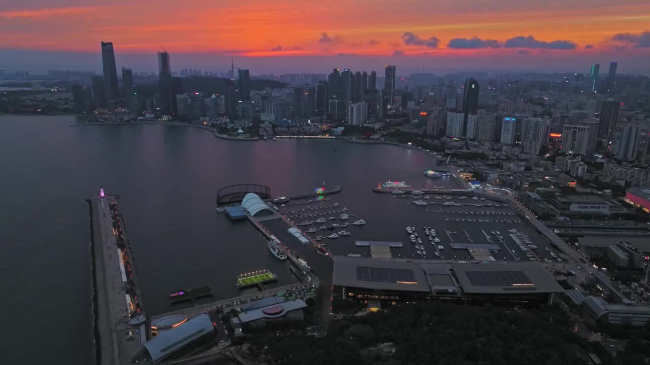 山东青岛浮山湾晚霞火烧云航拍视频素材