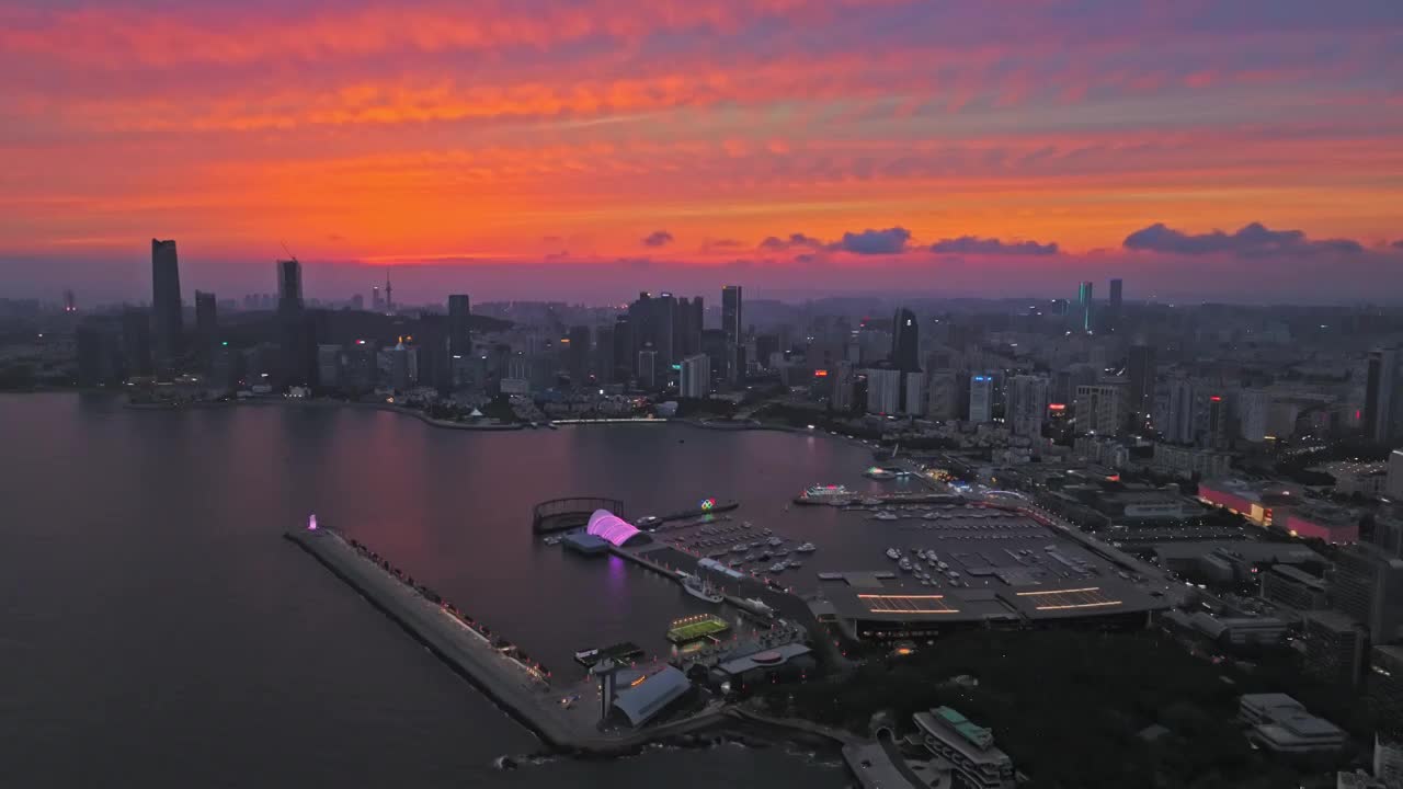 山东青岛浮山湾晚霞火烧云航拍视频素材