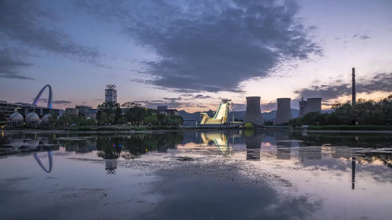 首钢园落日熔金奇幻天空视频素材