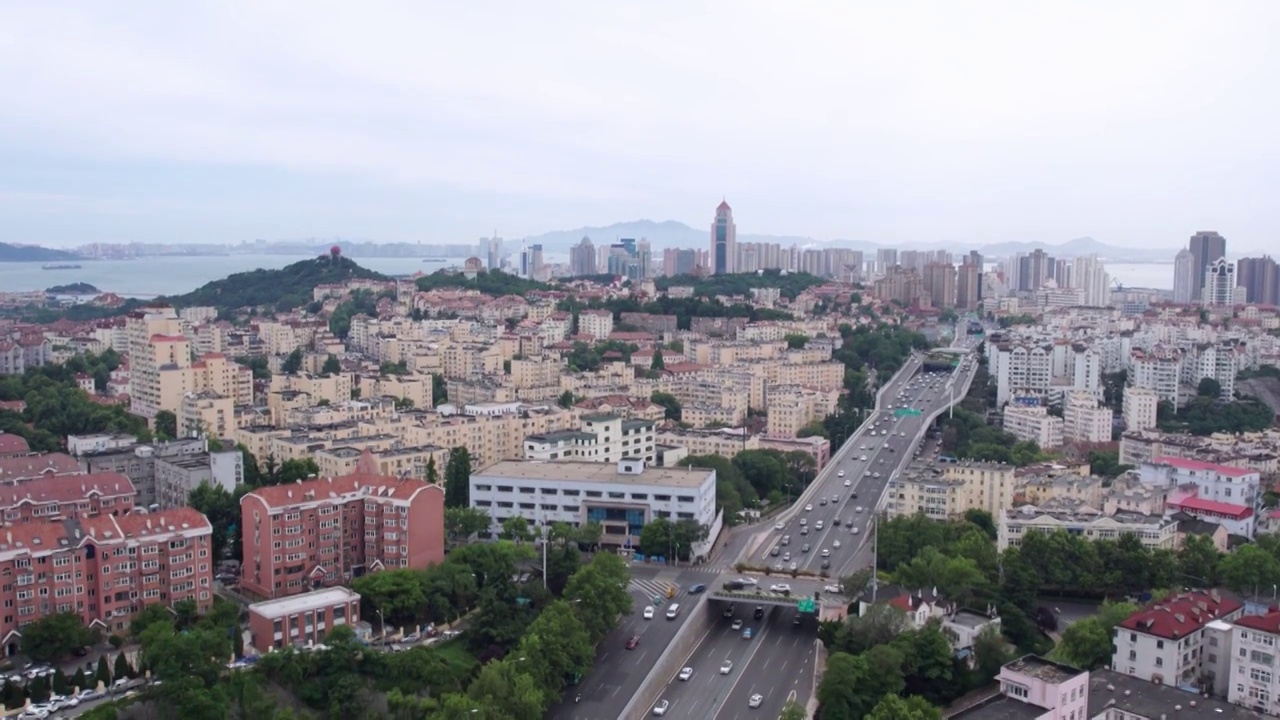 航拍中国青岛城市建筑景观天际线视频素材