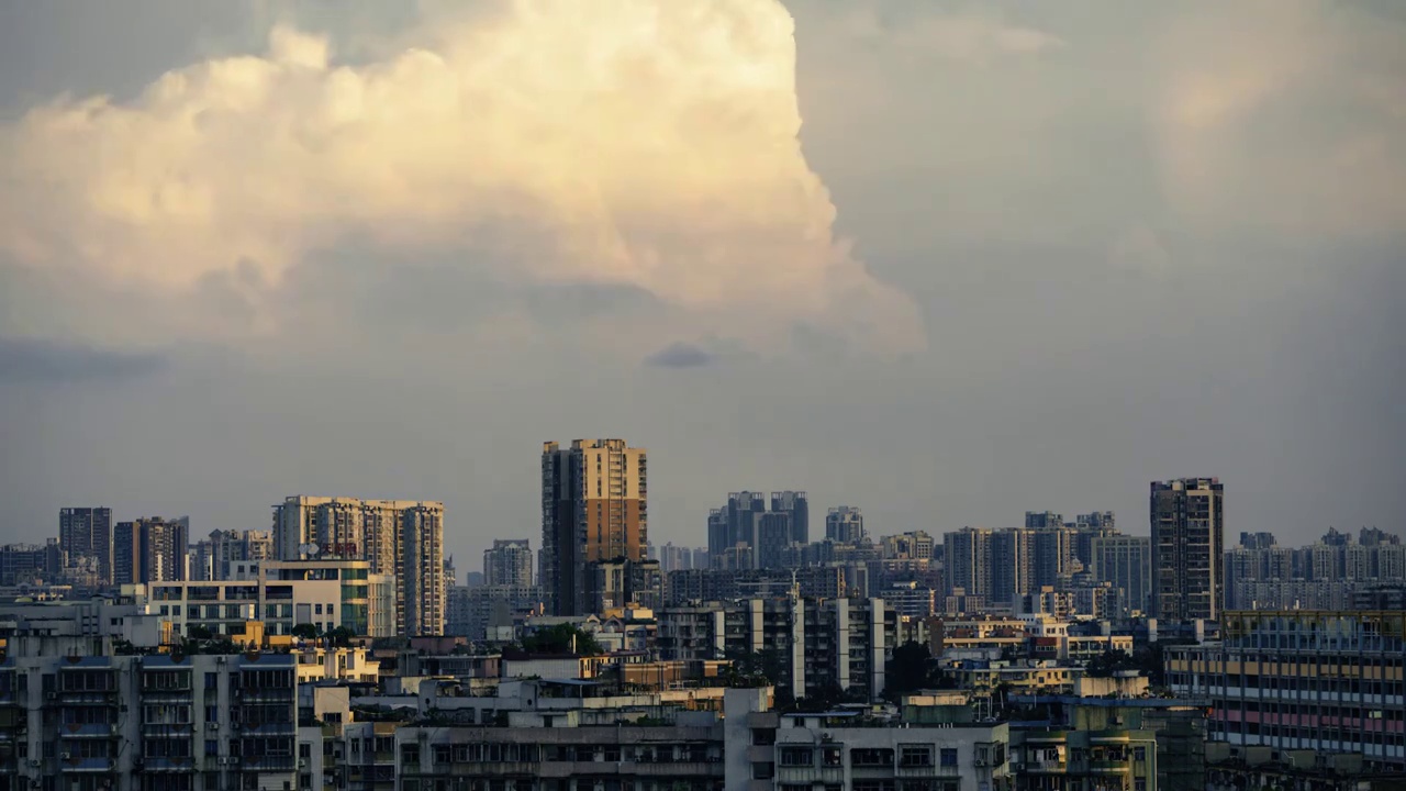 黄昏时分广州城区上空变换的云彩视频素材