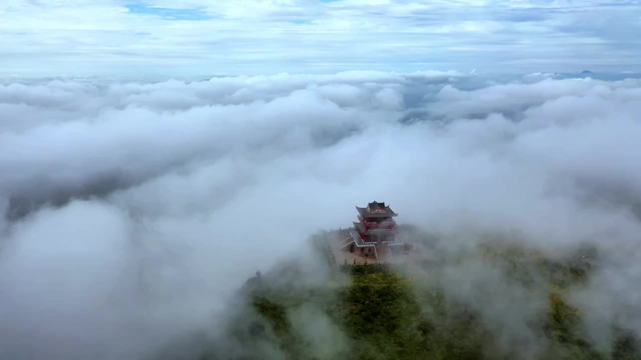 航拍郑州嵩山红石林云雾风光视频素材