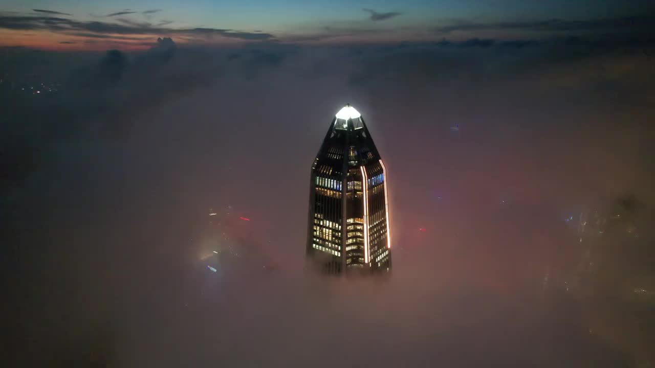 平安夜景云海航拍视频素材