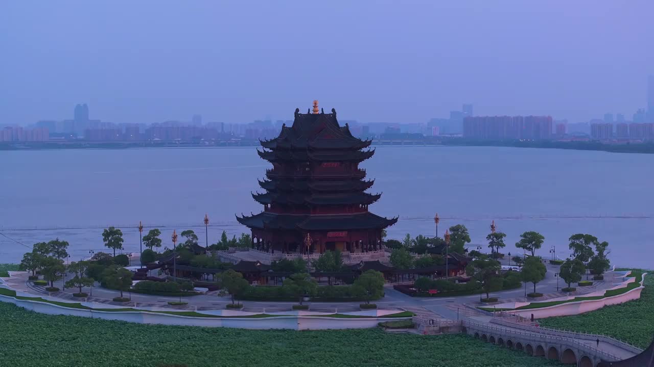 苏州园区阳澄湖半岛重元寺日落晚霞航拍视频素材