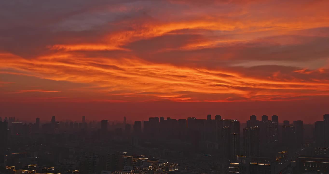 武汉的晚霞火烧云城市风光视频素材