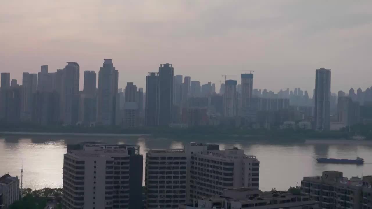 武汉长江两岸大桥黄鹤楼地标城市建筑全景视频素材