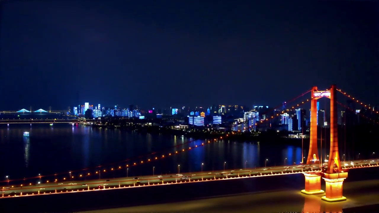 湖北武汉鹦鹉洲大桥夜景航拍视频素材