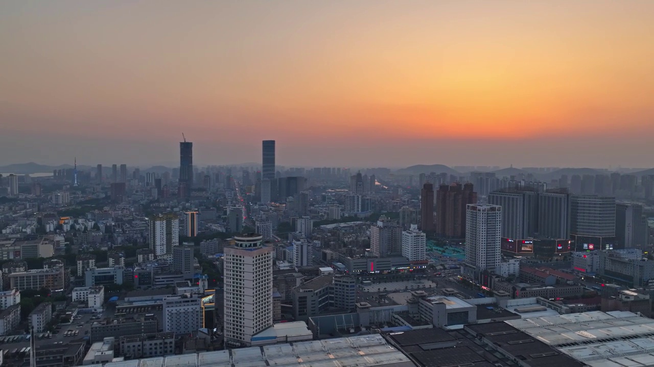 徐州市主城区夕阳下全景 苏宁广场 德基广场 香榭丽花园视频素材