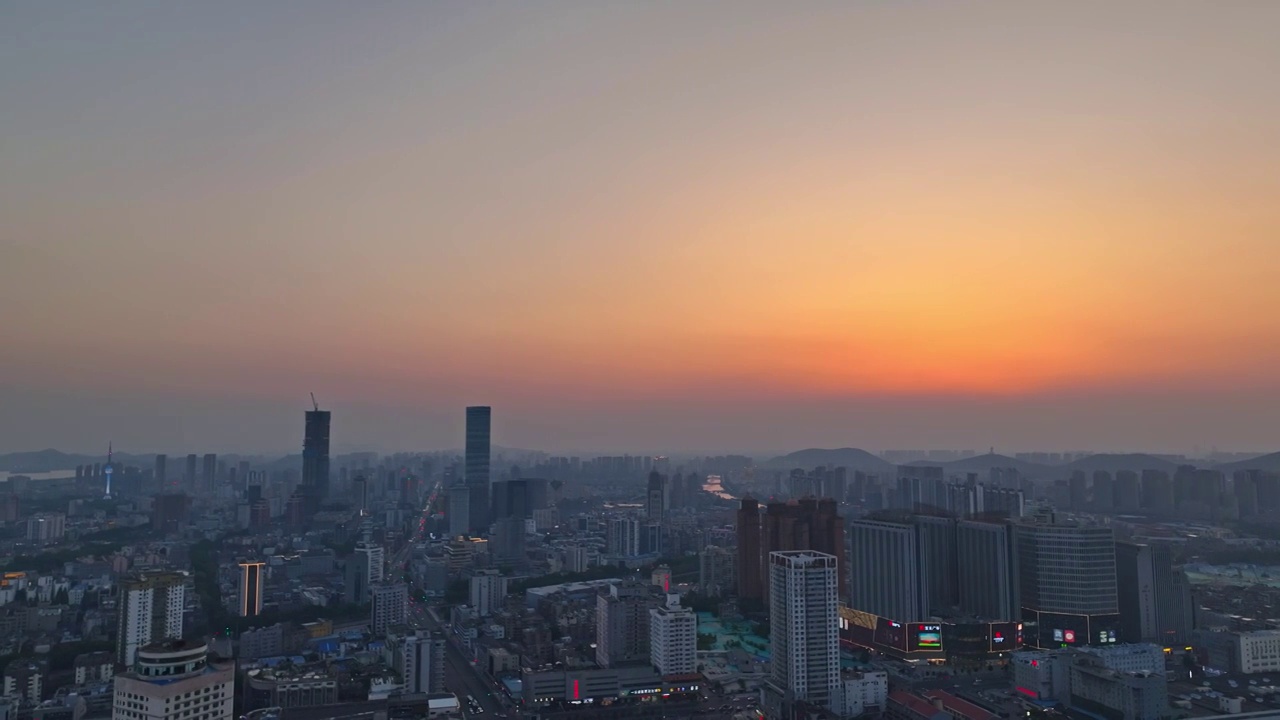 徐州市主城区夕阳下全景 苏宁广场 德基广场 香榭丽花园视频素材