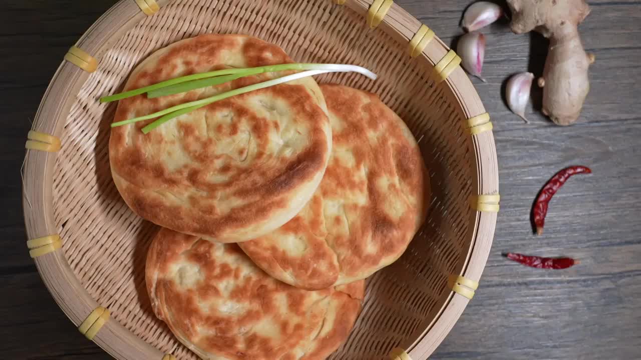 美食烧饼火烧馍面食馒头视频素材