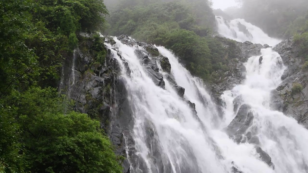 贵州凉都六盘水滴水岩瀑布视频素材