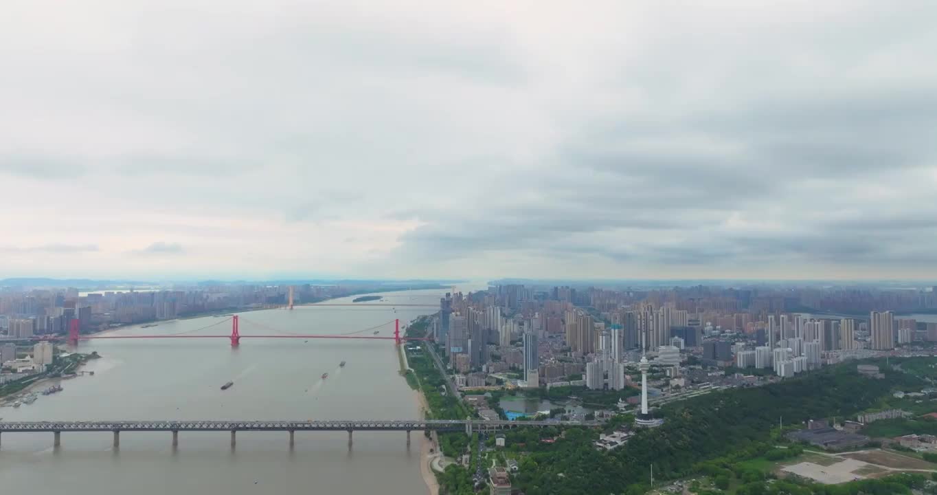 武汉夏日城市地标天际线风光视频素材