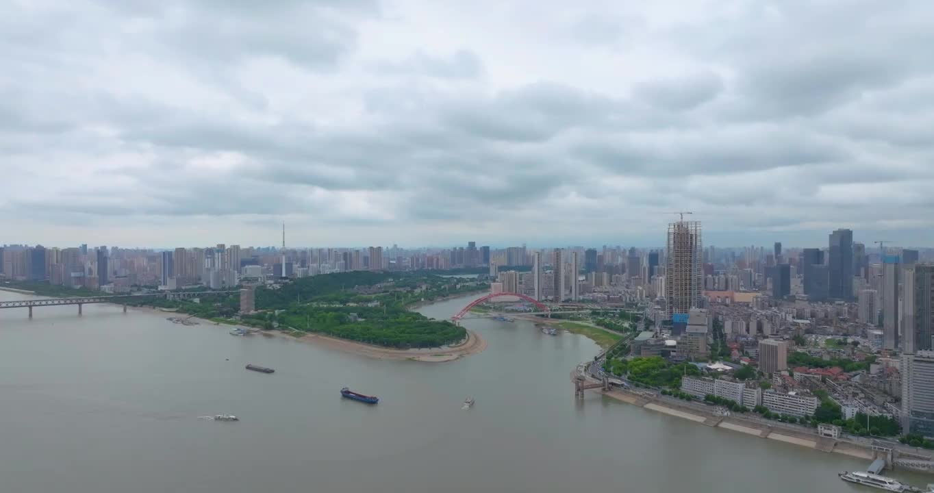 武汉夏日城市地标天际线风光视频素材