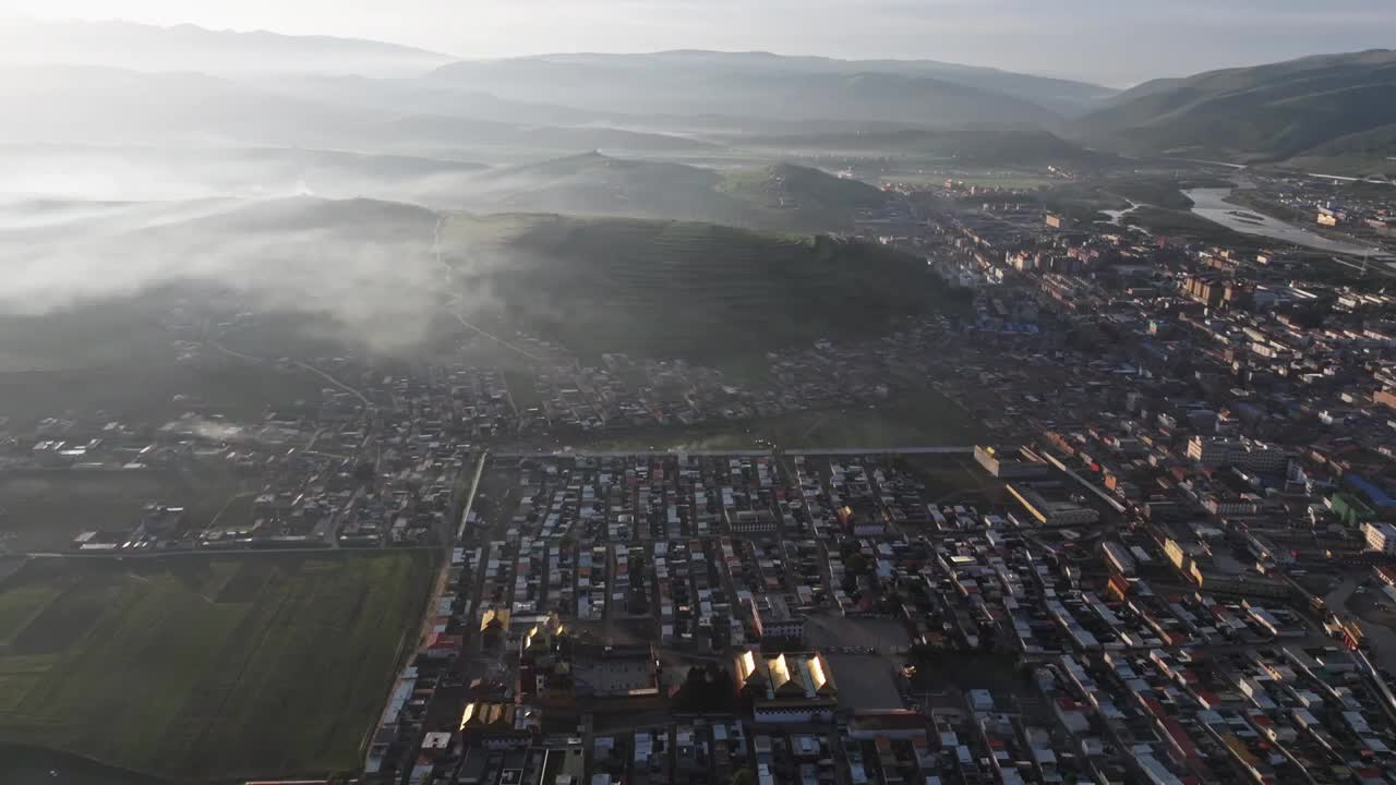 航拍四川阿坝县日出清晨风光视频素材