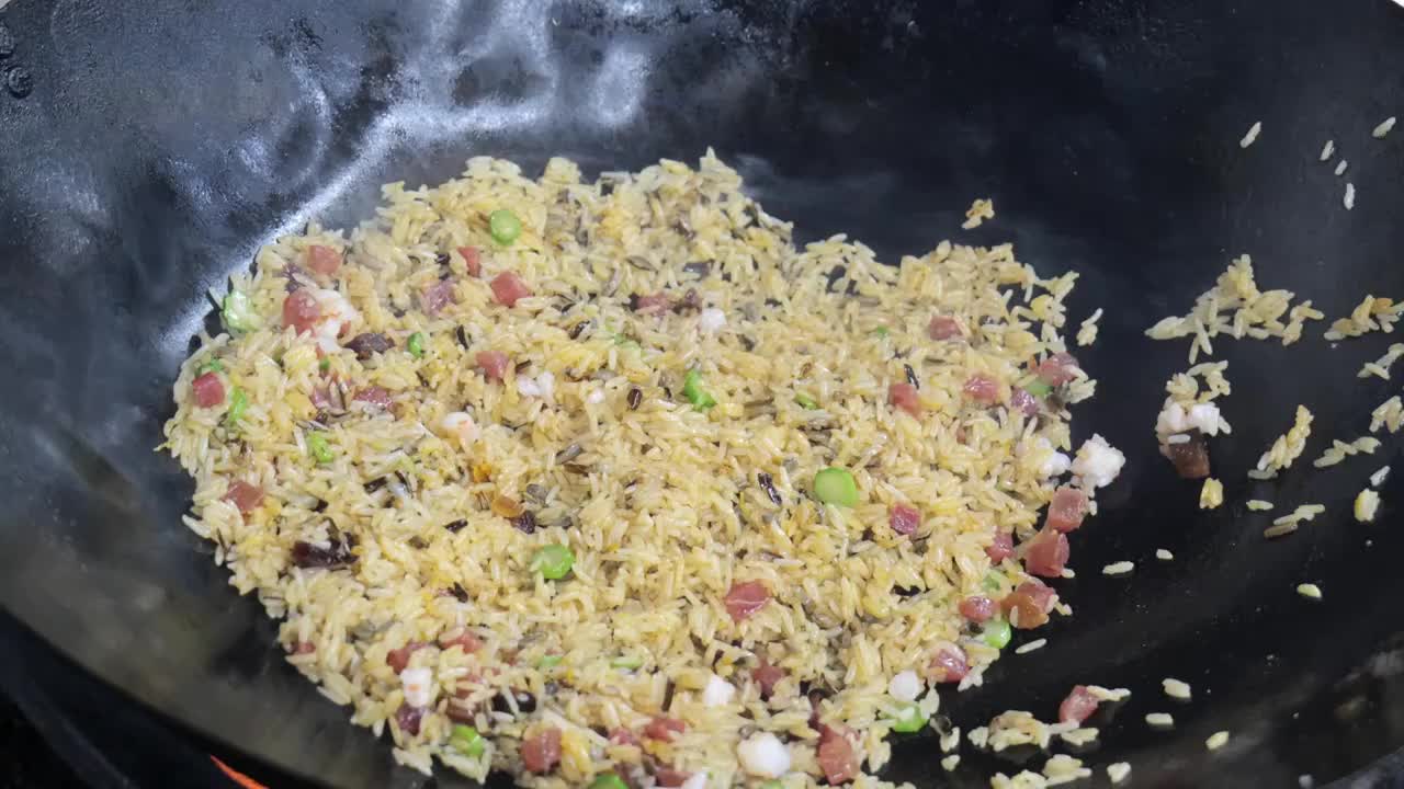 实拍炒饭 中式炒饭 蛋炒饭视频素材