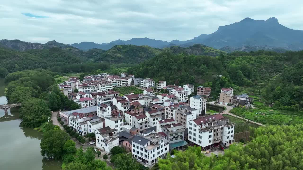 航拍浙江丽水乡村农业村庄建筑群田园风景视频素材