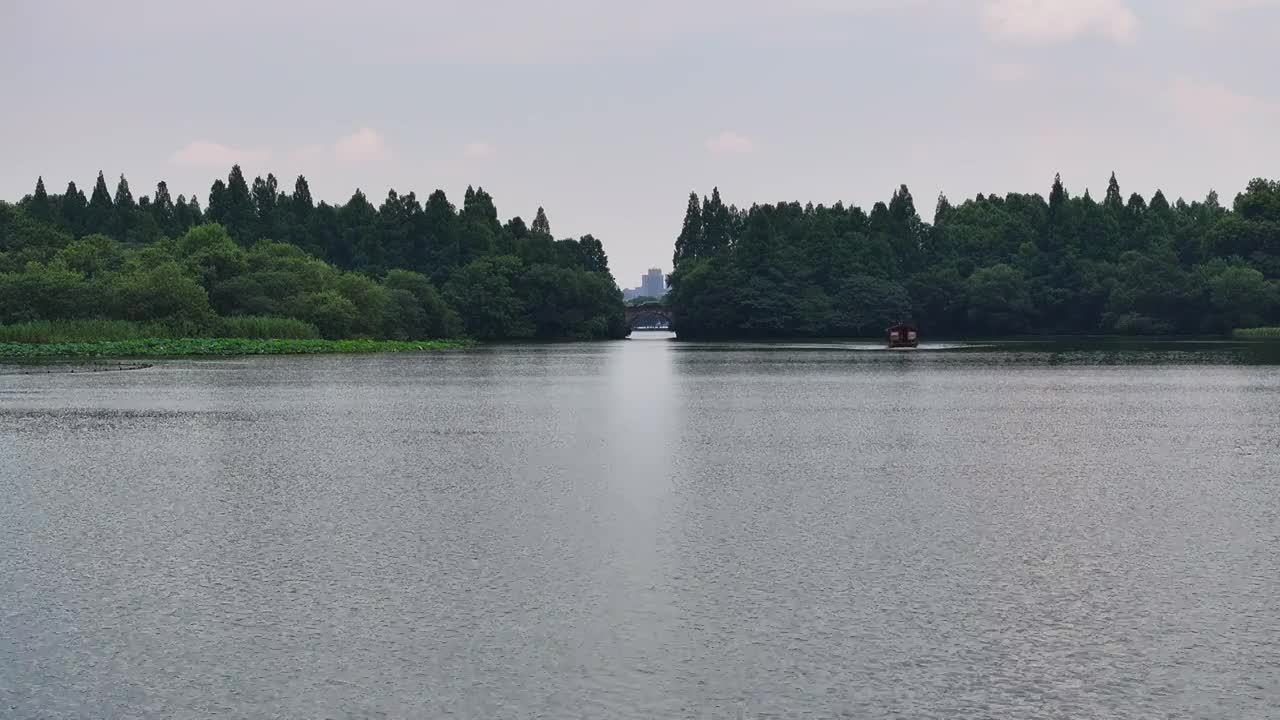 航拍杭州西湖名胜风景区茅家埠视频素材