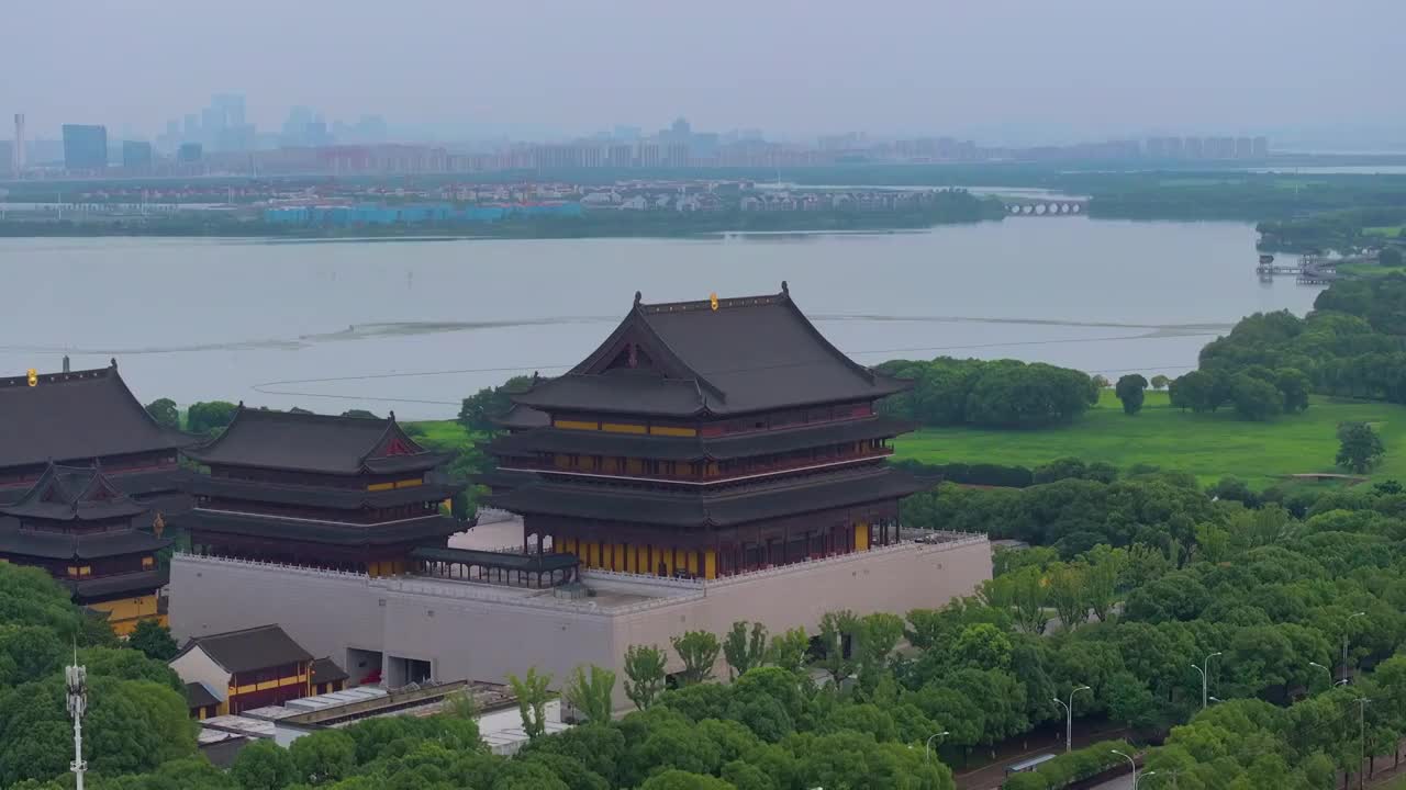 苏州园区阳澄湖半岛重元寺与莲池湖公园视频素材