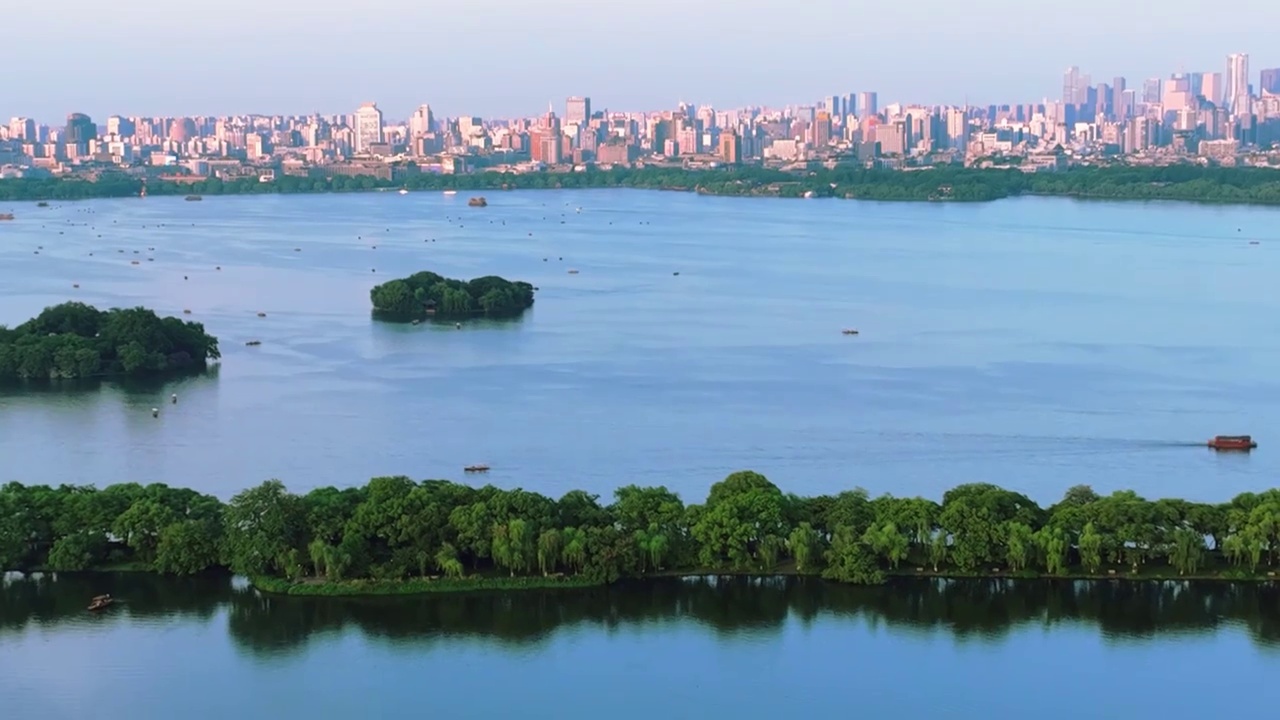 航拍杭州西湖全景与城市建筑视频素材