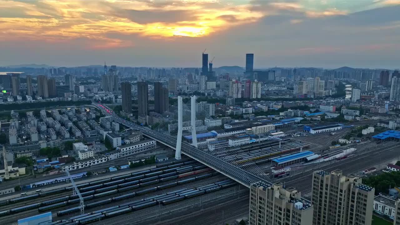 徐州市和平大桥车辆段傍晚夕阳视频素材