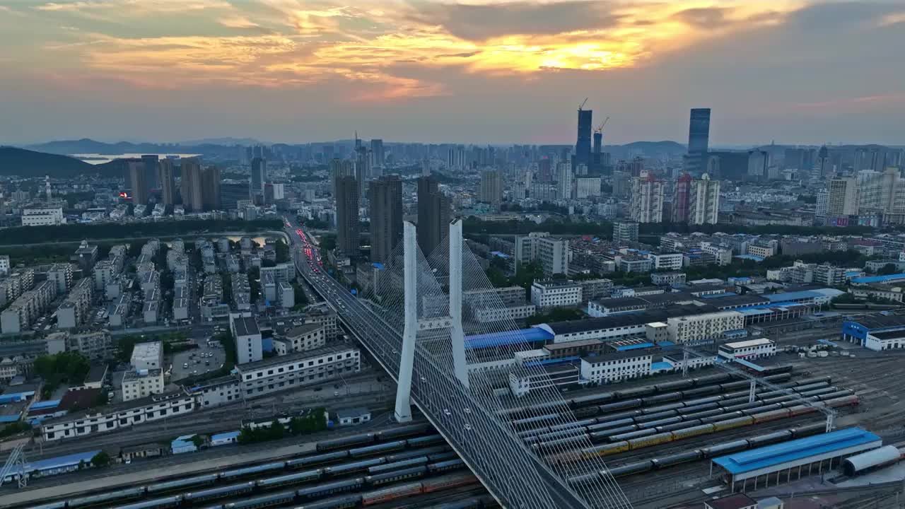 徐州市和平大桥车辆段傍晚夕阳视频素材