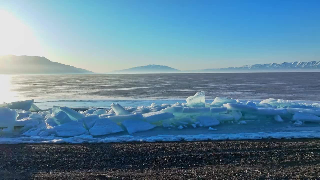 航拍冬季赛里木湖  蓝冰视频素材