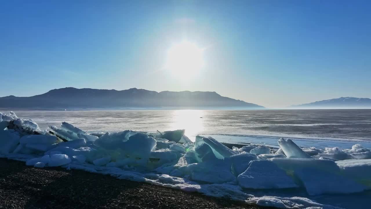 航拍冬季赛里木湖  蓝冰视频素材