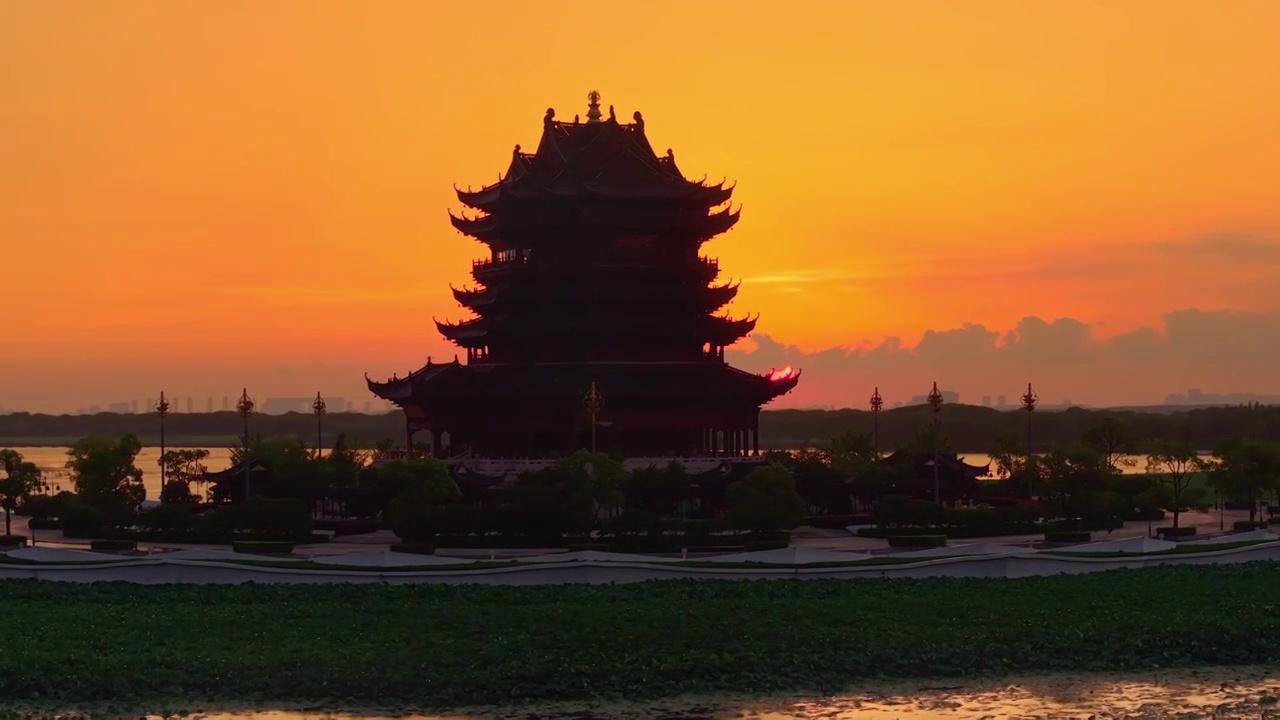 苏州园区阳澄湖半岛重元寺日落晚霞风景视频素材