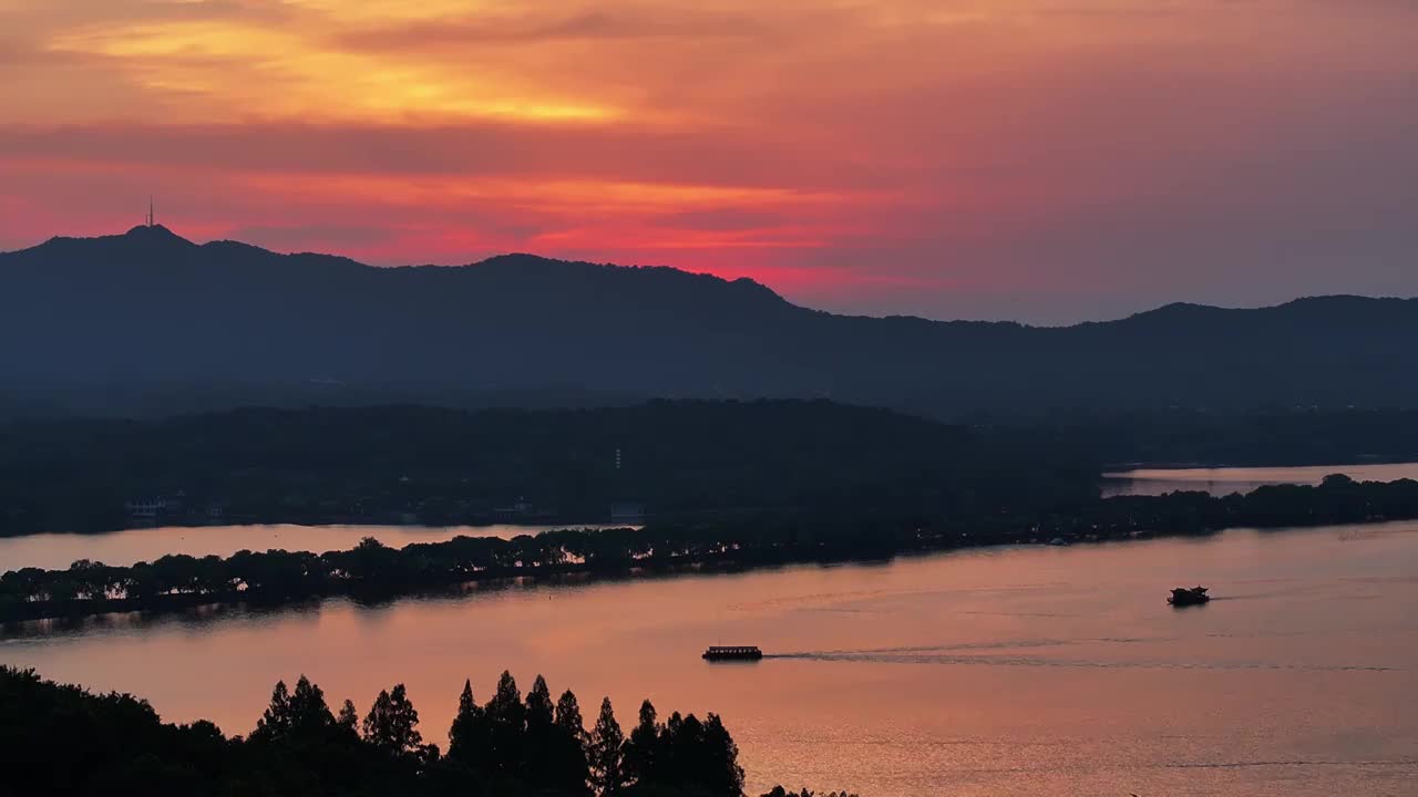 中国杭州西湖雷峰塔日落 西湖十景 雷峰夕照 绝美晚霞视频素材