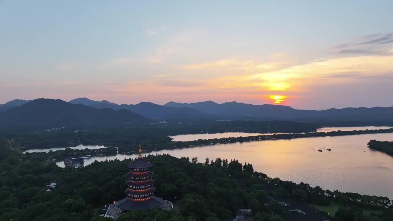 中国杭州西湖雷峰塔日落 西湖十景 雷峰夕照视频素材