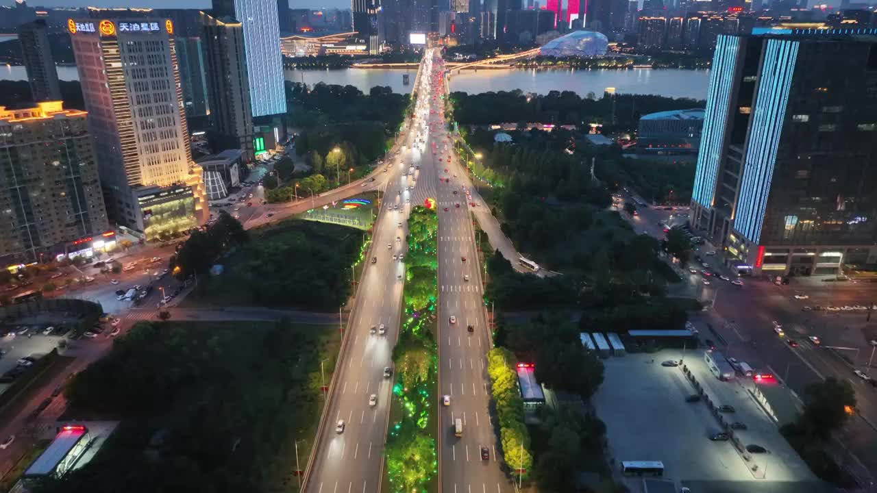 航拍辽宁沈阳道路交通运输车流夜景灯光繁华都市视频素材