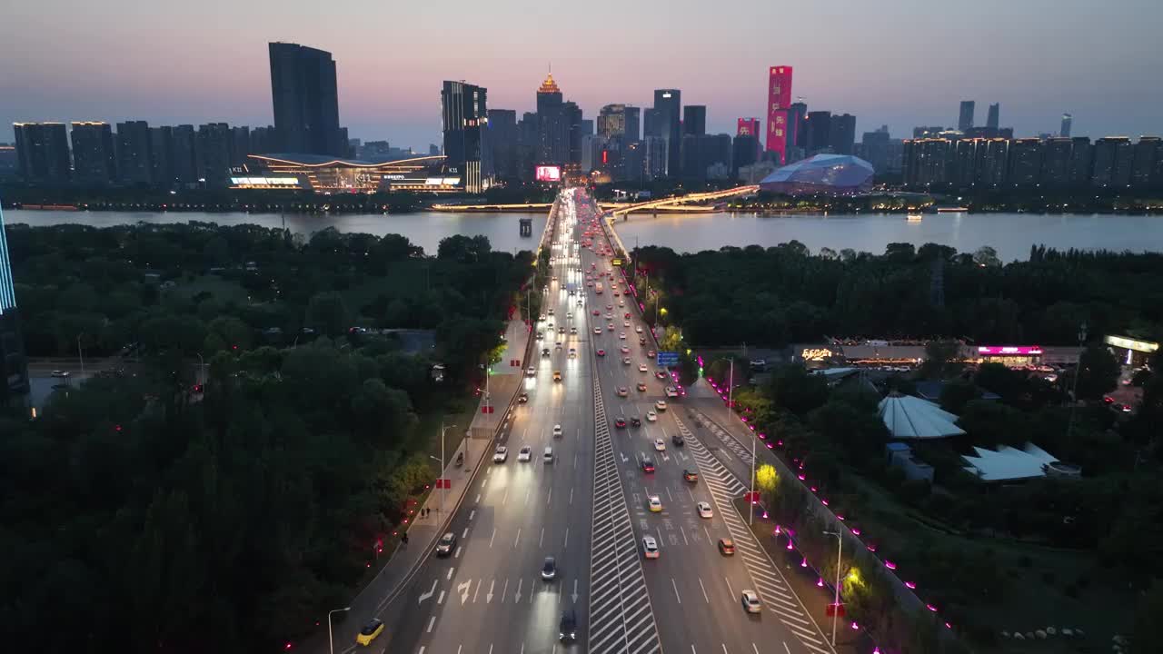 航拍辽宁沈阳道路交通运输车流夜景灯光繁华都市视频素材