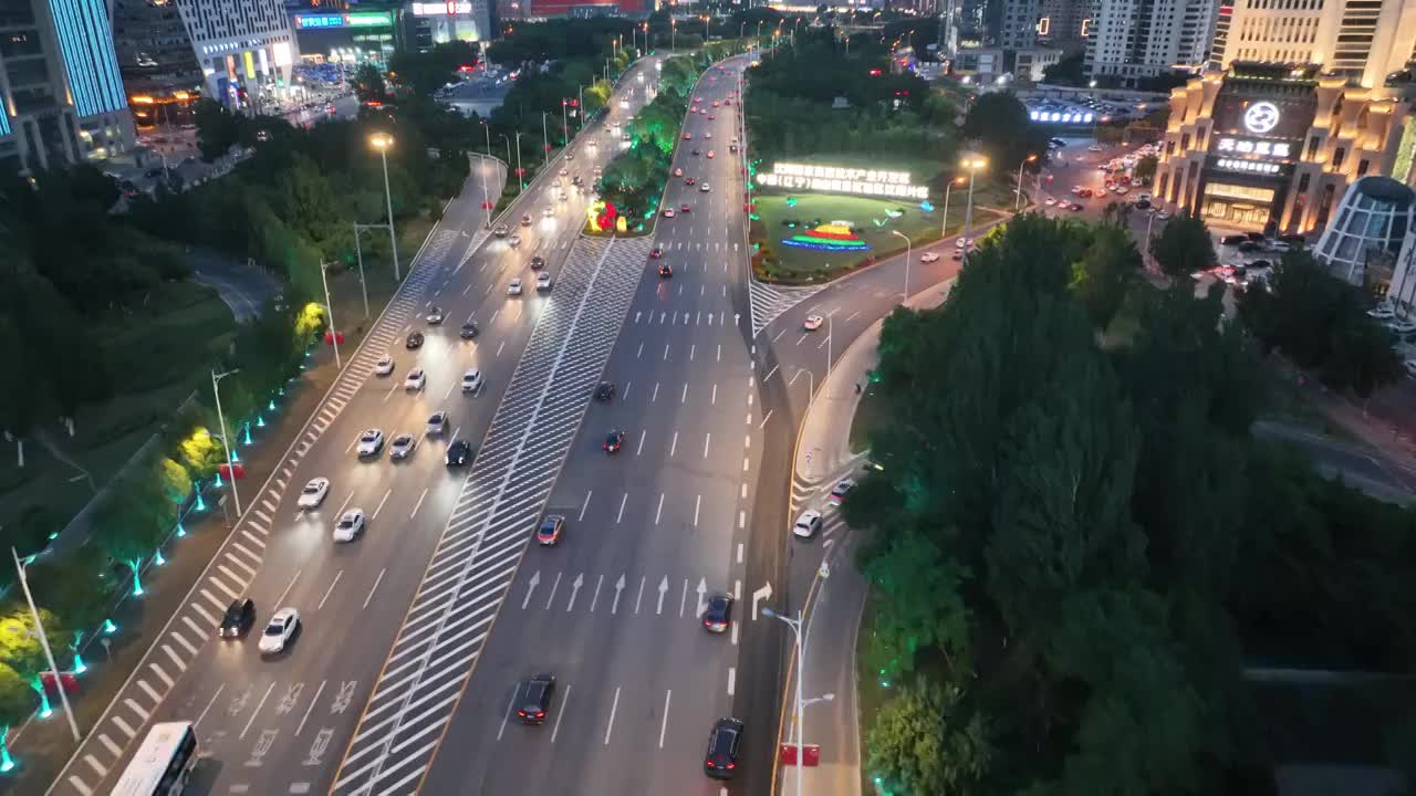 航拍辽宁沈阳道路交通运输车流夜景灯光繁华都市视频素材