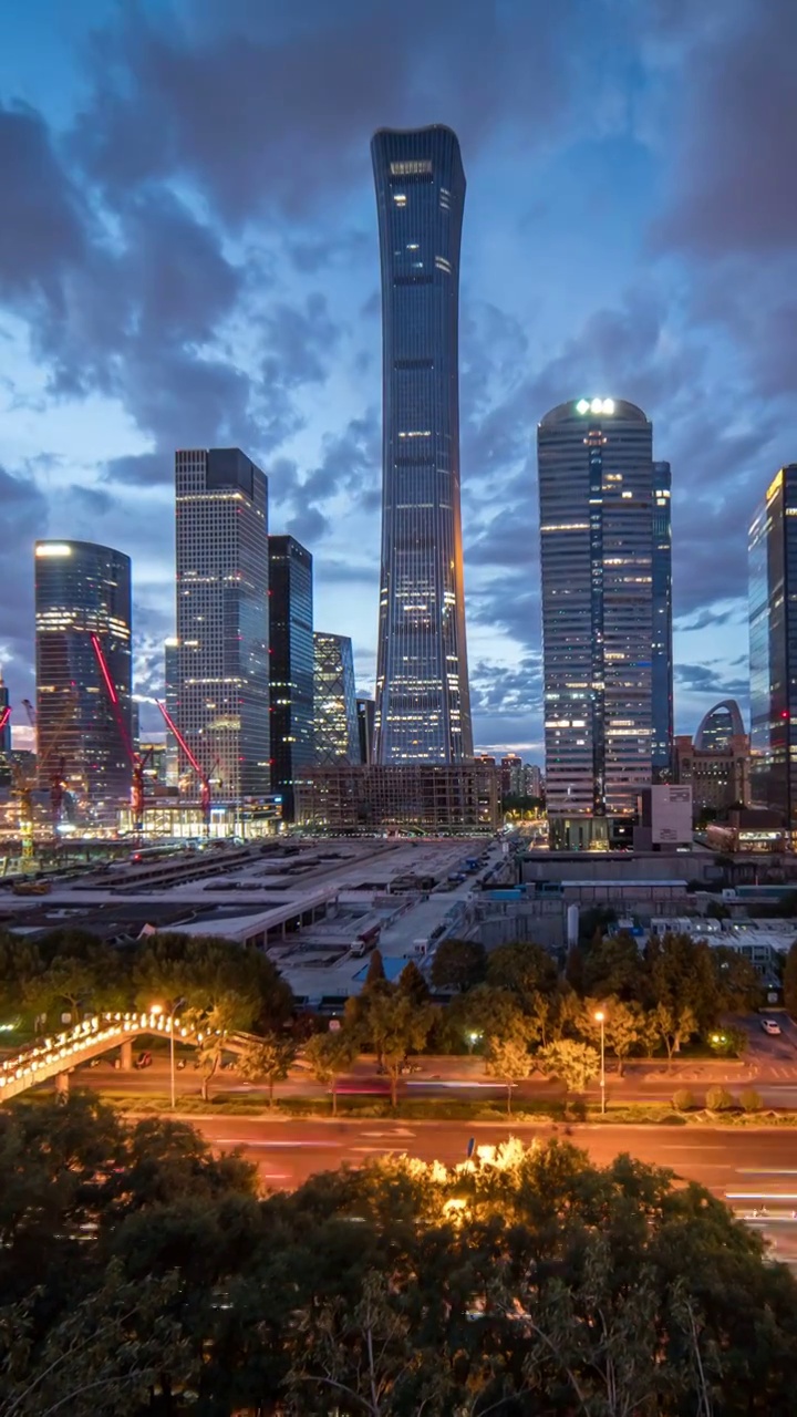 北京国贸延时夜景视频素材画面1