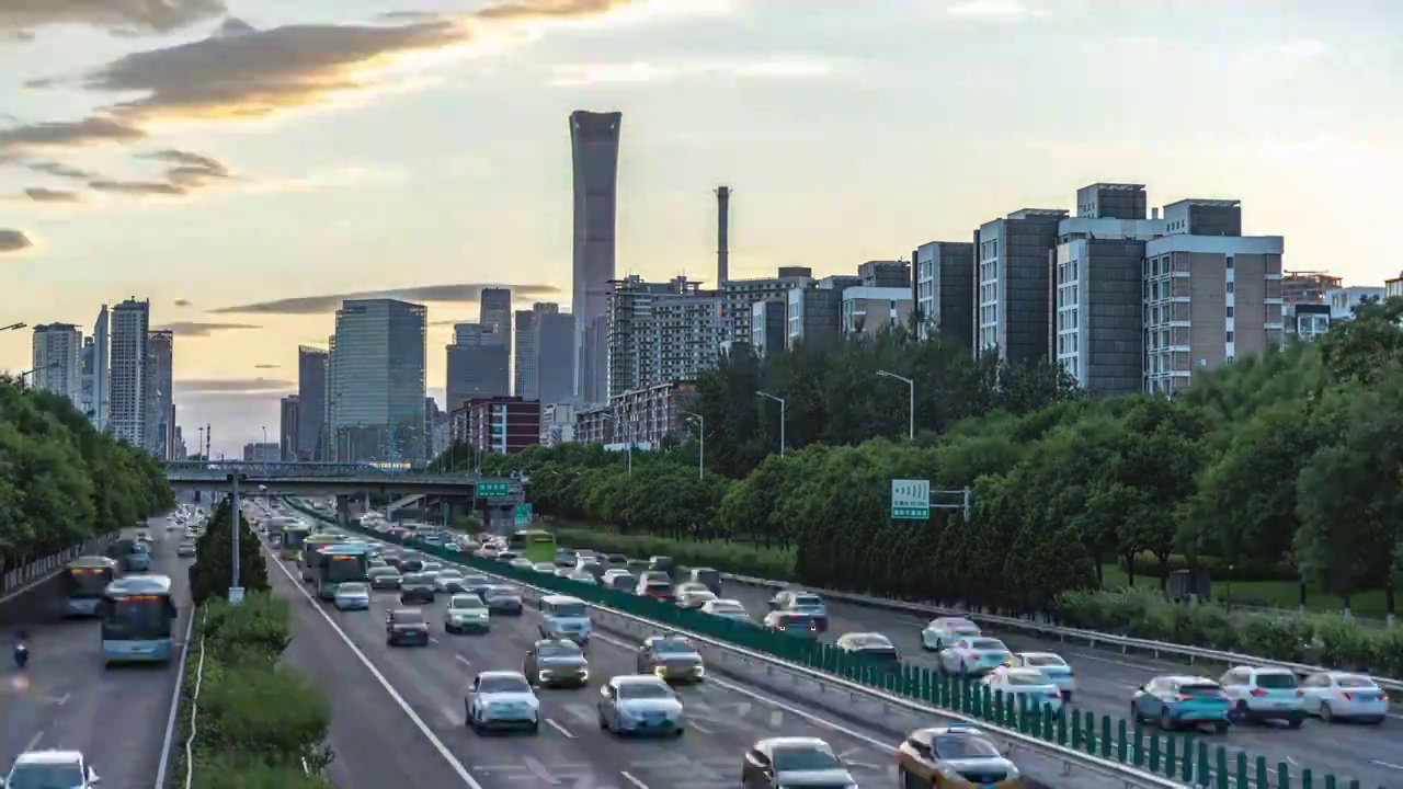 傍晚CBD建筑车流马路延时视频视频素材